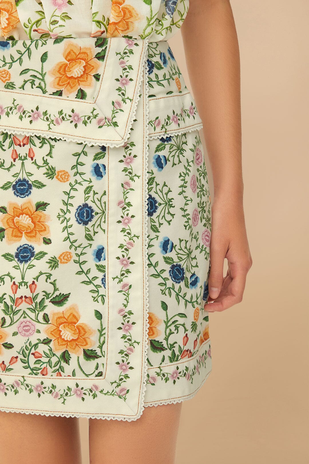 FARM Rio Off-White Folk Floral Mini Skirt