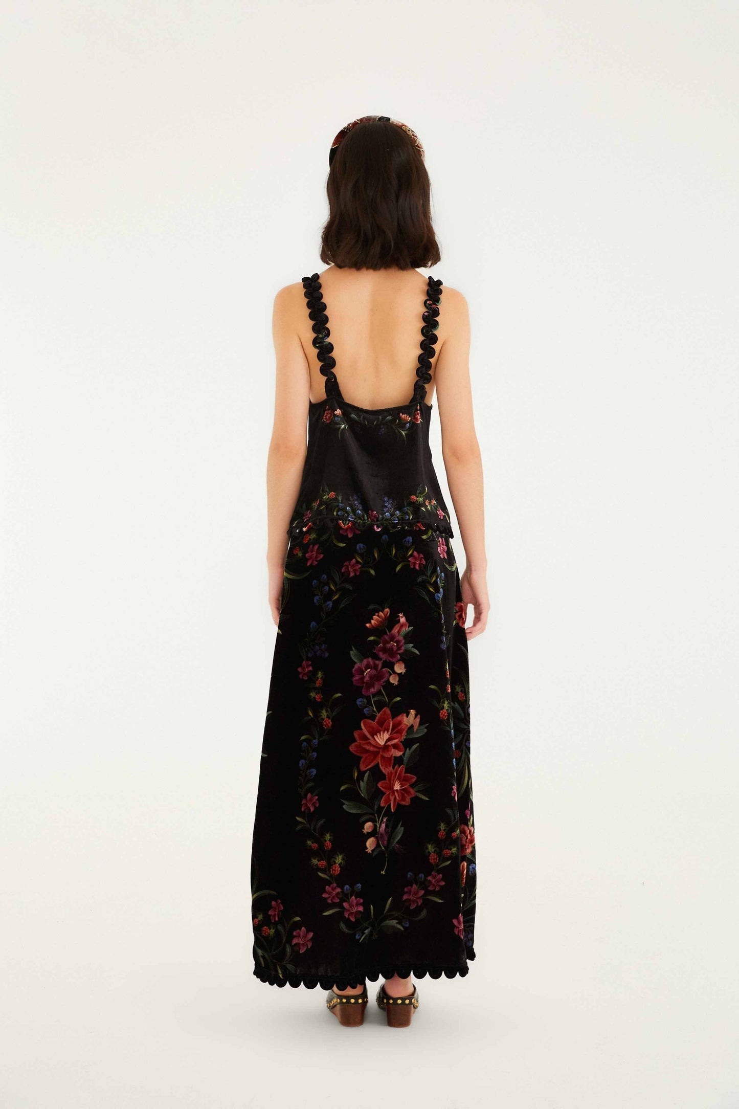 FARM Rio Black Belle Garden Scallop Hem Midi Skirt | FARM Rio