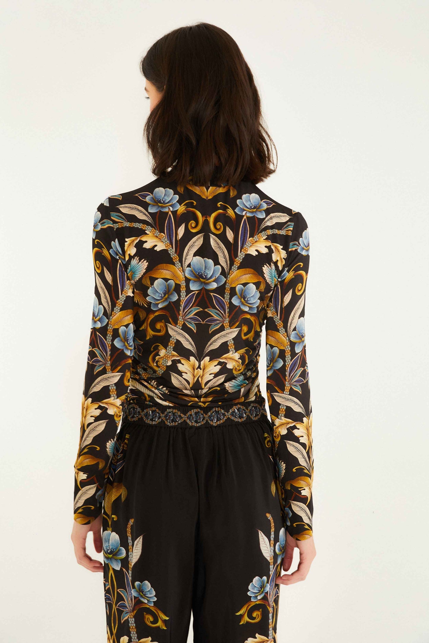 FARM Rio Black Flowerful Garden Jersey Blouse | FARM Rio