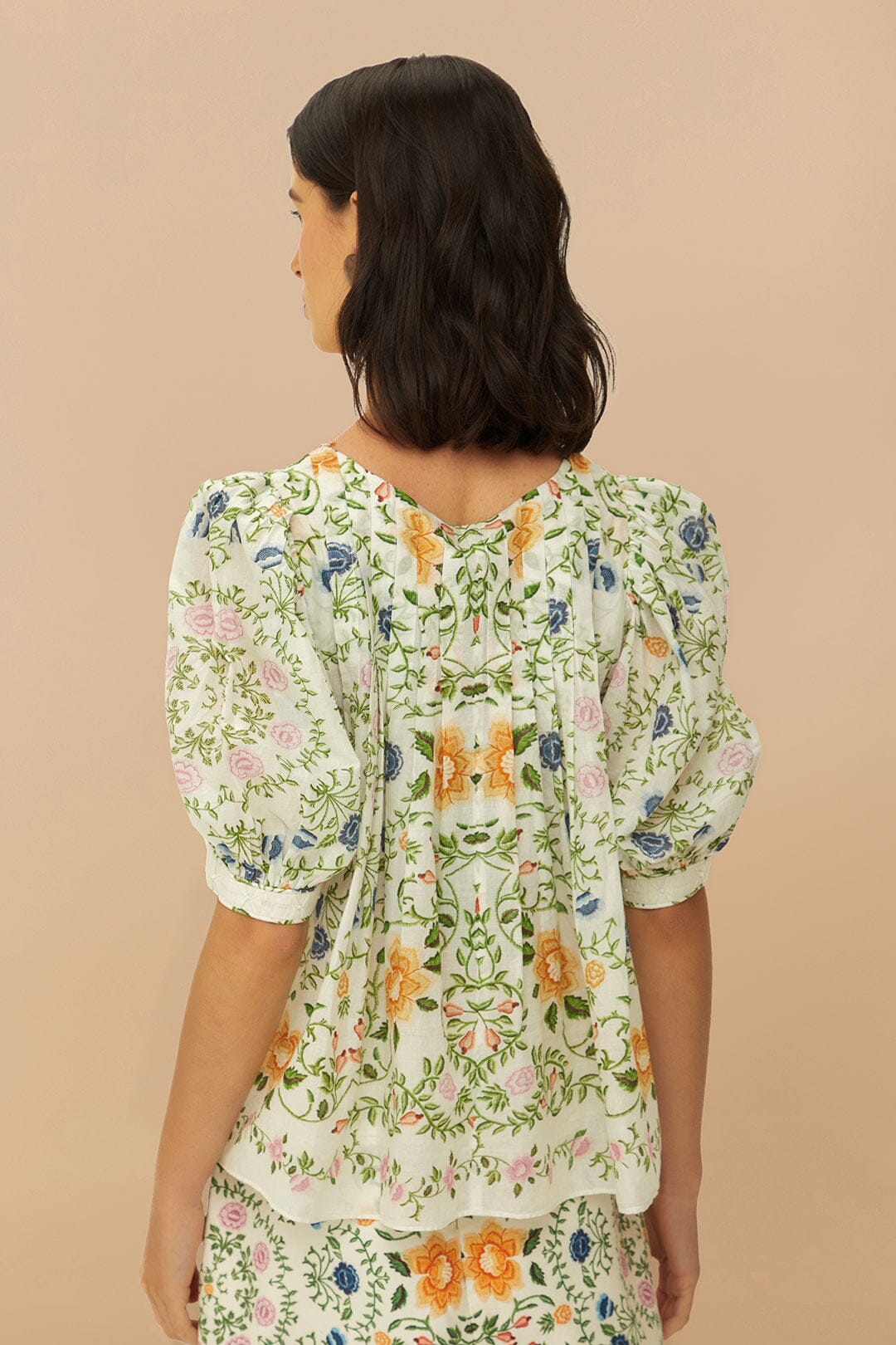 FARM Rio Folk Floral Off-White Scoop Neck Short Sleeve Blouse