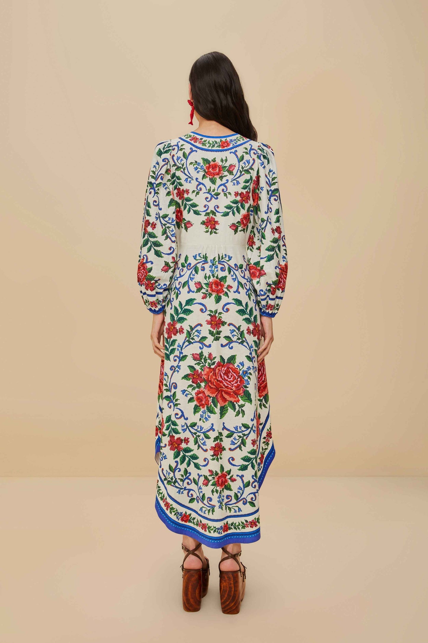 FARM Rio Off-White Flower Tapestry LENZING™ ECOVERO™ Euroflax™ Maxi Dress