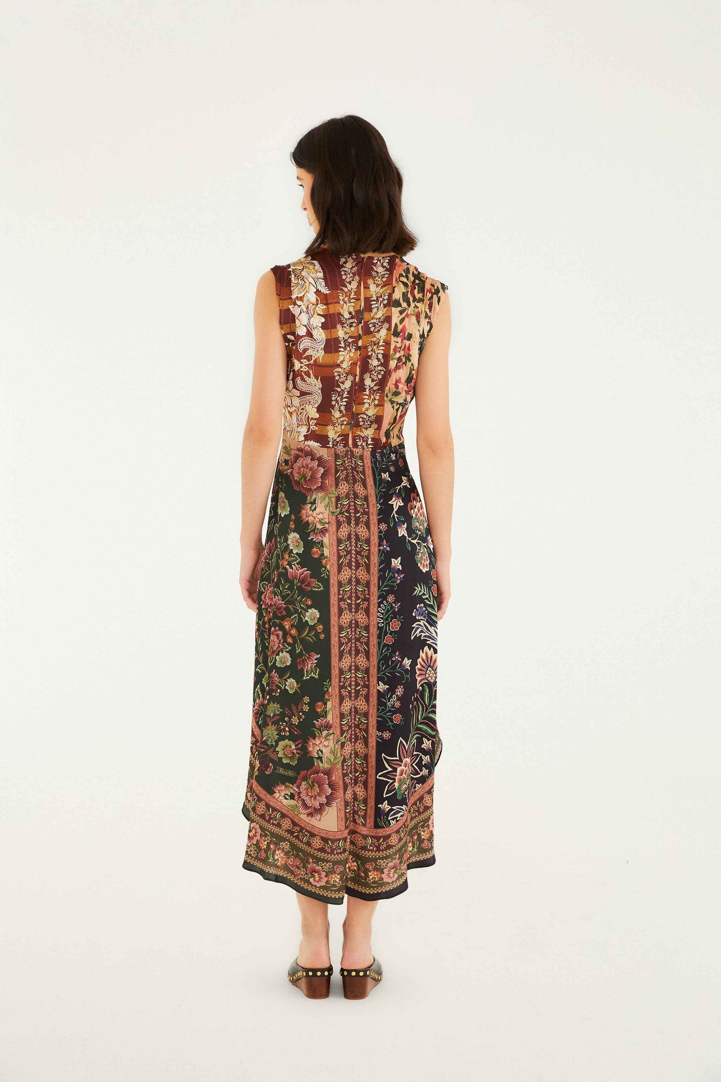 FARM Rio Mixed Winter Garden Lenzing™ Ecovero™ Viscose Sleeveless Maxi Dress | FARM Rio