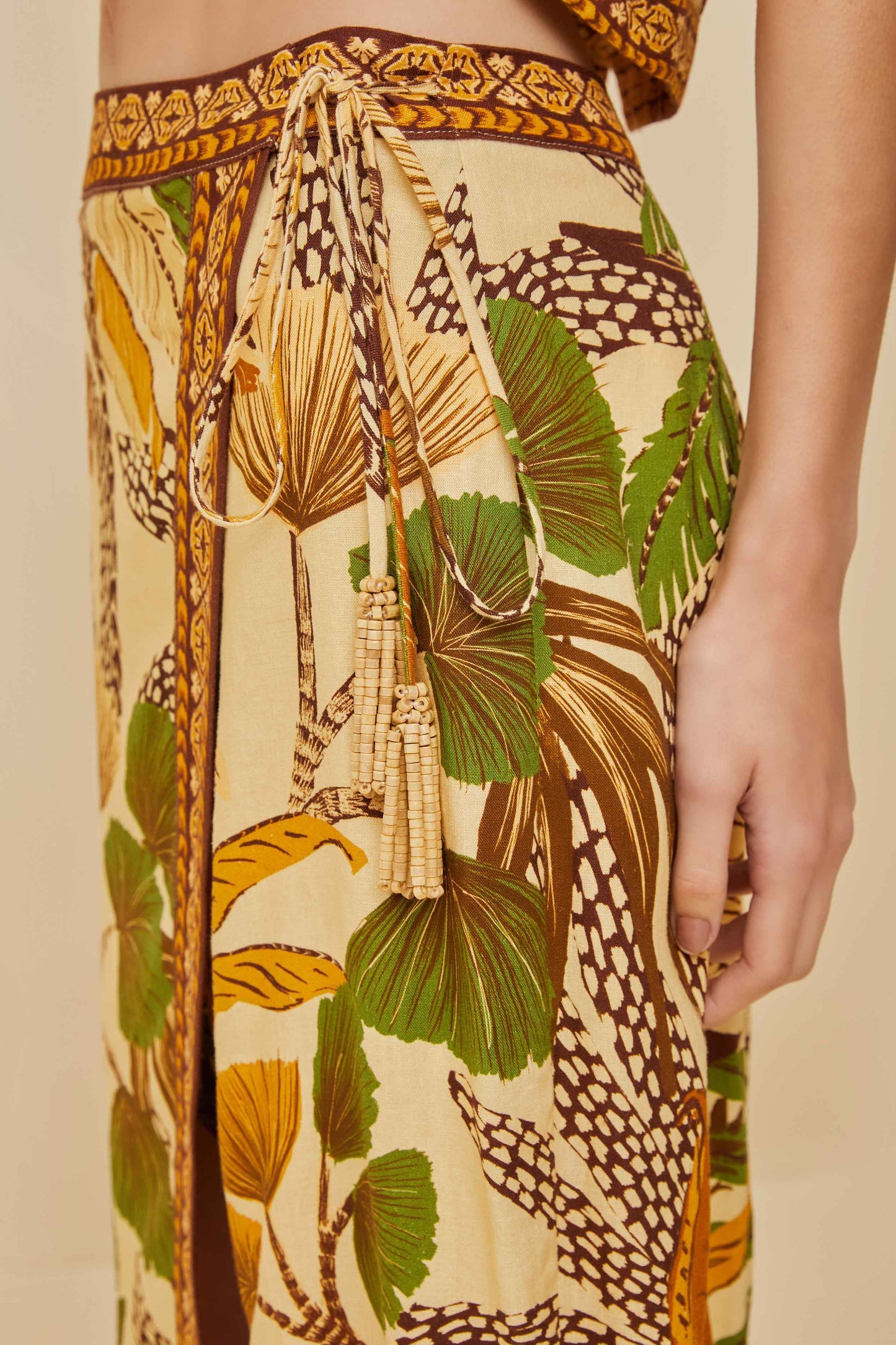 FARM Rio Sand Foliage Sketch LENZING™ ECOVERO™ Euroflax™ Midi Skirt
