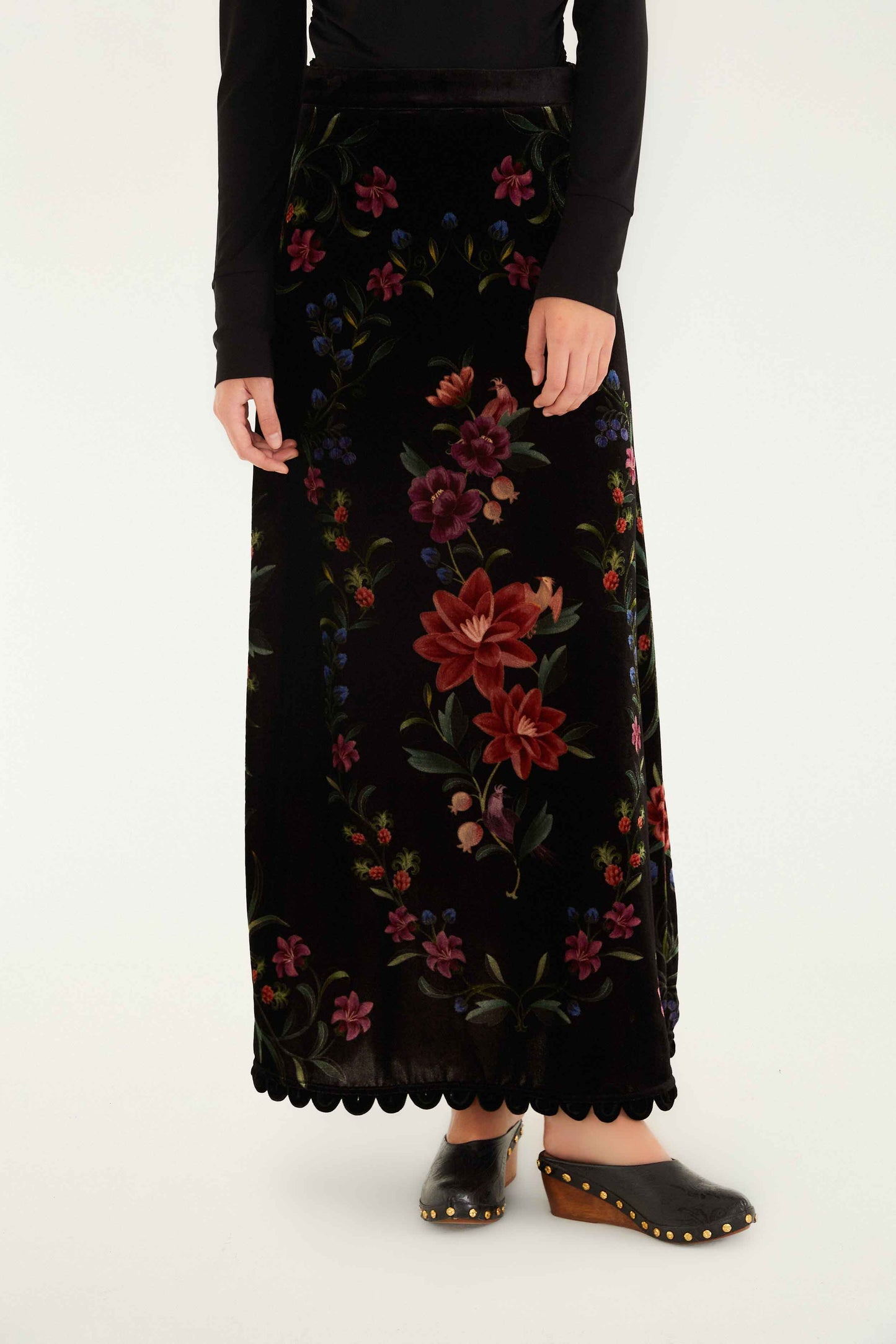 FARM Rio Black Belle Garden Scallop Hem Midi Skirt | FARM Rio