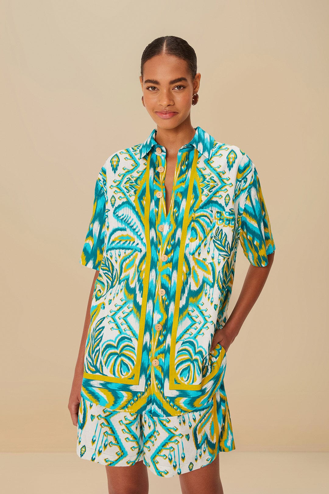 FARM Rio Sand Tropical Tapestry LENZING™ ECOVERO™ Euroflax™ Shorts