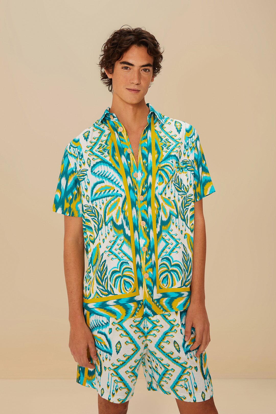 FARM Rio Sand Tropical Tapestry LENZING™ ECOVERO™ Euroflax™ Shorts