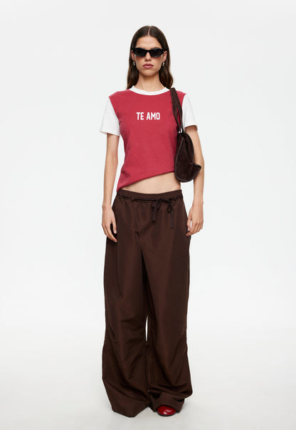 Lioness Fashion US | TE AMO TEE - CRIMSON